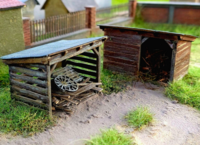 2 Wooden sheds N